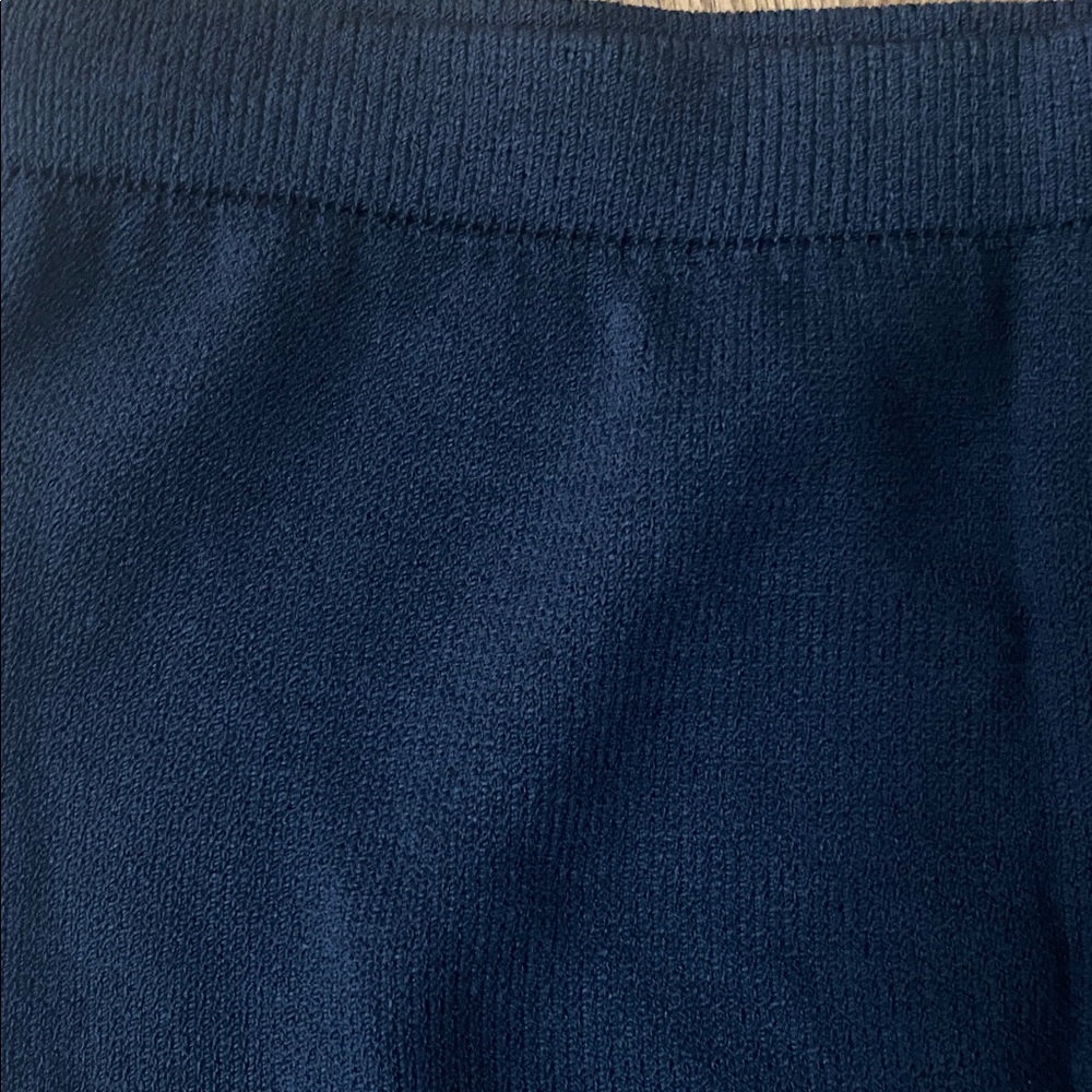 St. John Basics knits black Santana skirt mini skirt size 10 capsule wardrobe - Picture 2 of 9